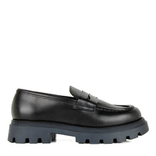 Load image into Gallery viewer, Chunky penny loafer in black calf leather
