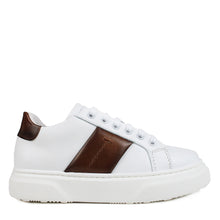 Load image into Gallery viewer, Sneakers in white leather and brown detail
