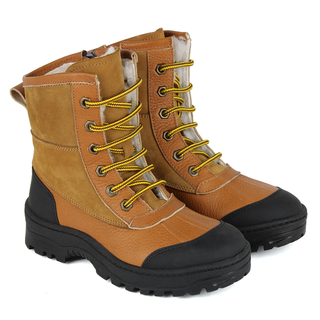 Mountain boots in black rubber and brown nubuck with warm lining