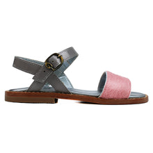 Load image into Gallery viewer, Sandals in pink pony leather and grey patent leather
