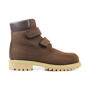 Mountain Boots in brown suede