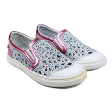 Load image into Gallery viewer, Slip On in white leather and pink details with bright studs
