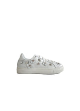 Load image into Gallery viewer, Low-Top Sneakers in White Calf Leather with Floral Accessories
