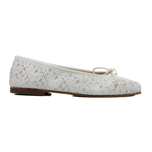 Ballerinas in elegant beige fabric
