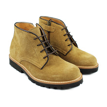 Load image into Gallery viewer, Desert boots in tobacco suede
