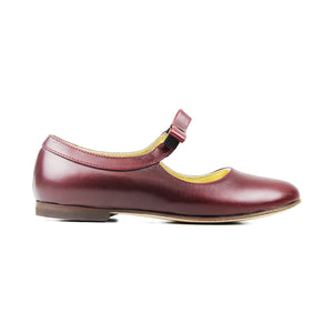 Ballerina in burgundy leather with strap