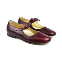 Carica l&#39;immagine nel visualizzatore di Gallery, Ballerina in burgundy leather with strap
