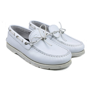 Full white boat loafer in calf leather