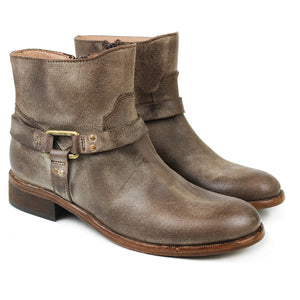 Western Boots in Vintage Brown Leather