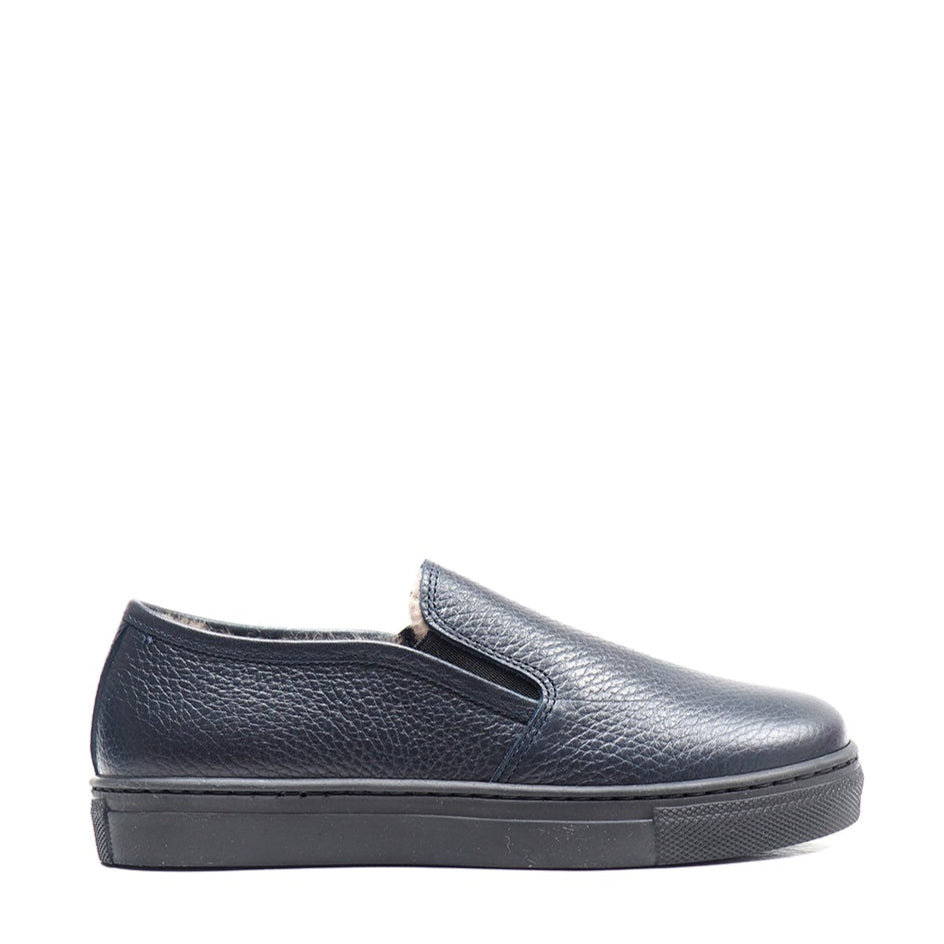 Slip on with lapin fur application in blue elk leather