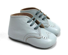 Load image into Gallery viewer, Newborn brogue Shoes in light blue leather
