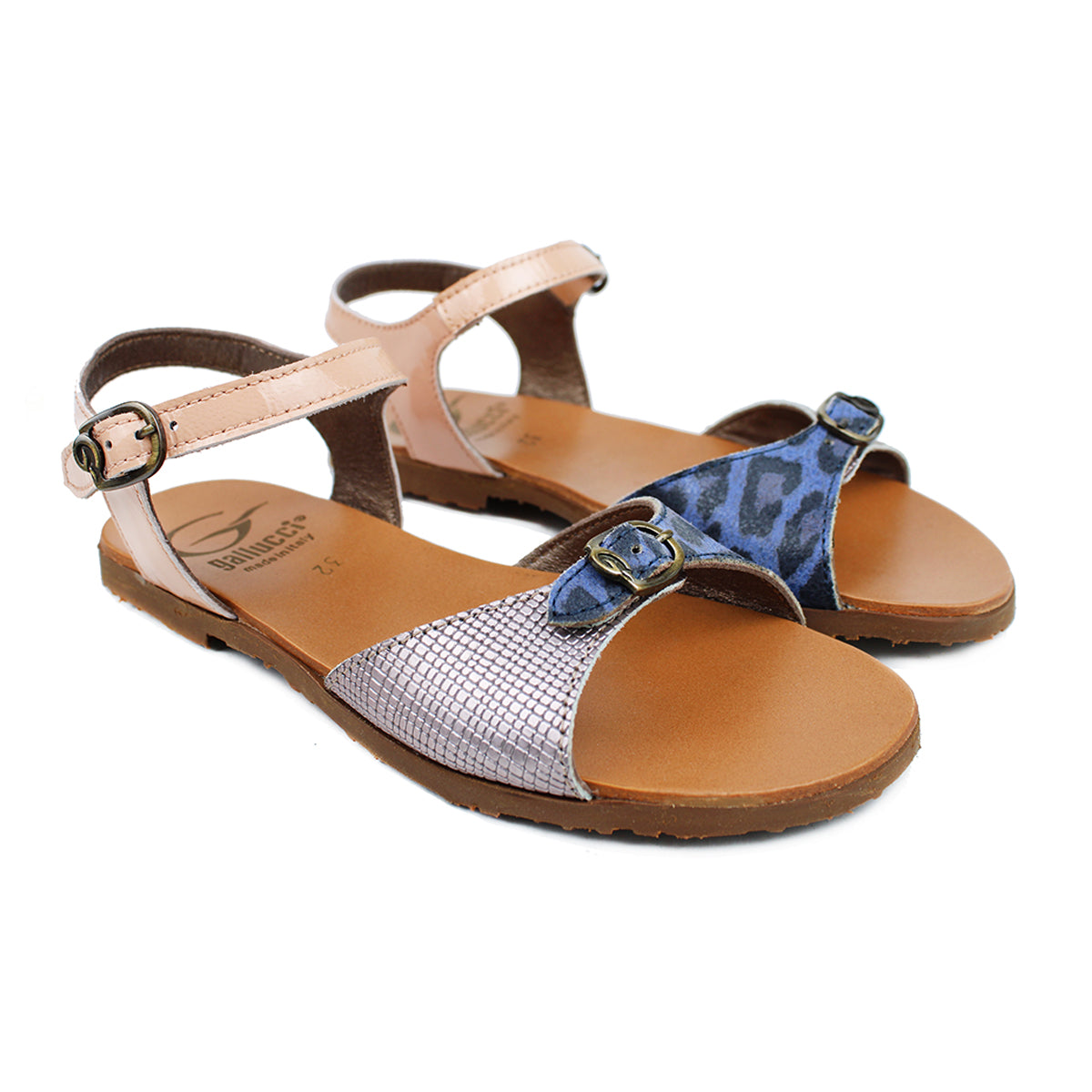 Sandals in leather color blocks