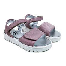 Load image into Gallery viewer, Sandals in iridescent pink leather and white rubber sole
