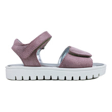 Load image into Gallery viewer, Sandals in iridescent pink leather and white rubber sole
