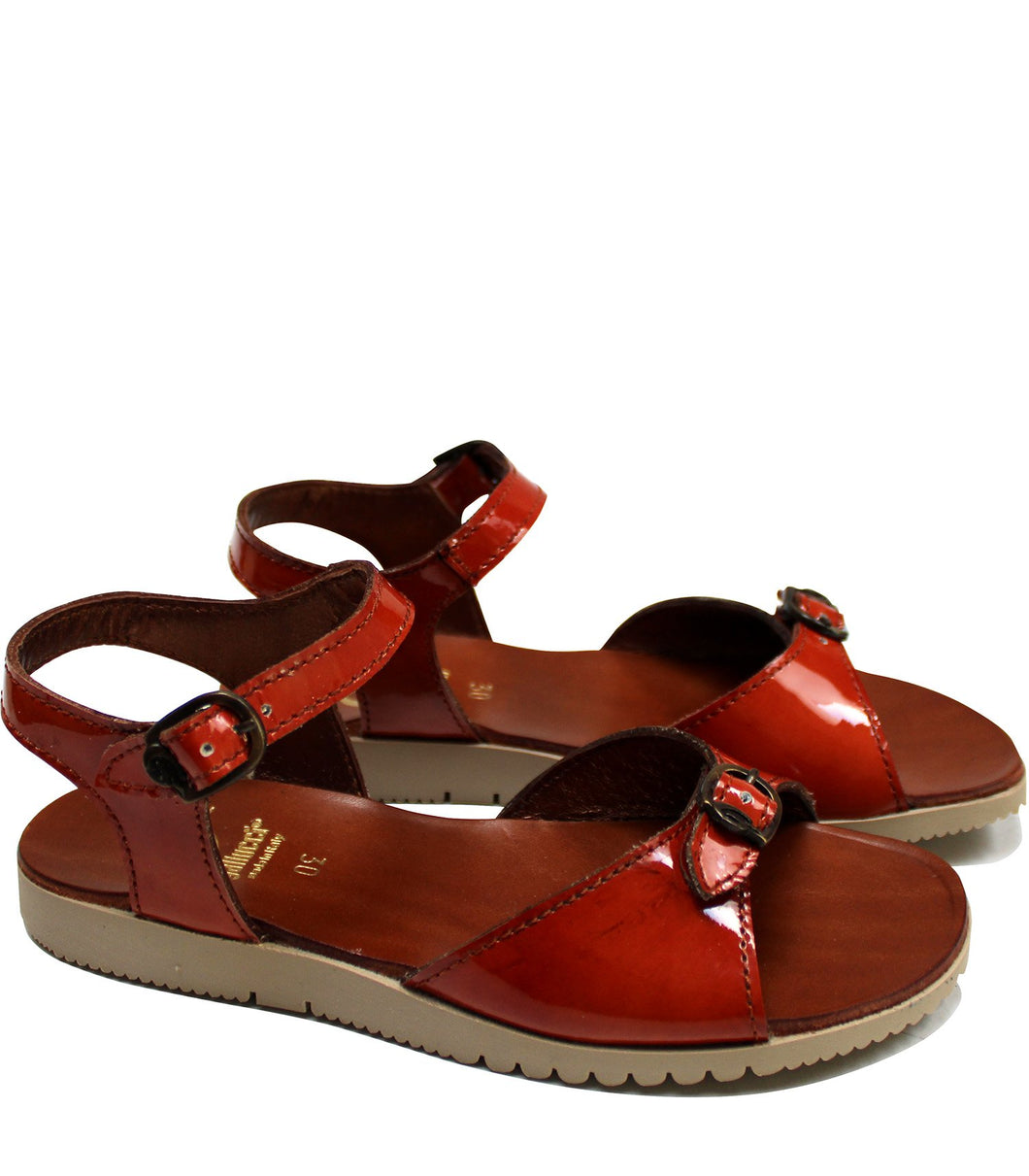 Sandals in red-bronze patent leather