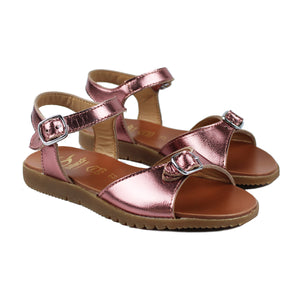 Sandals in vintage pink leather with buckle