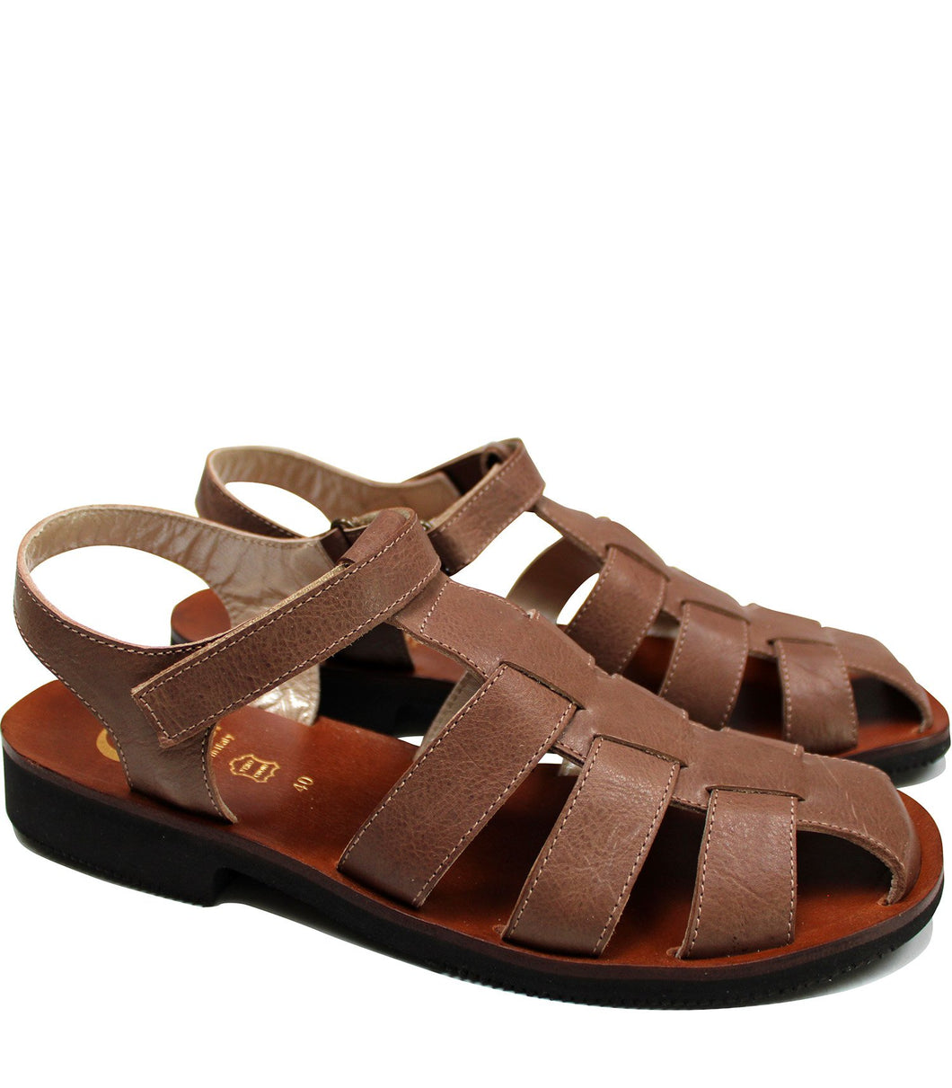 Straps sandals in brown leather