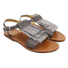 Carica l&#39;immagine nel visualizzatore di Gallery, Sandals in anthracite leather with iridescent anthracite fringe and leather sole with antislipping
