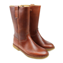 Carica l&#39;immagine nel visualizzatore di Gallery, Boots in tan calf leather and light rubber soles
