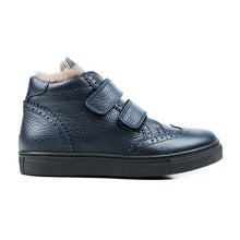 Load image into Gallery viewer, High-top Sneaker in navy elk leather and warm lining
