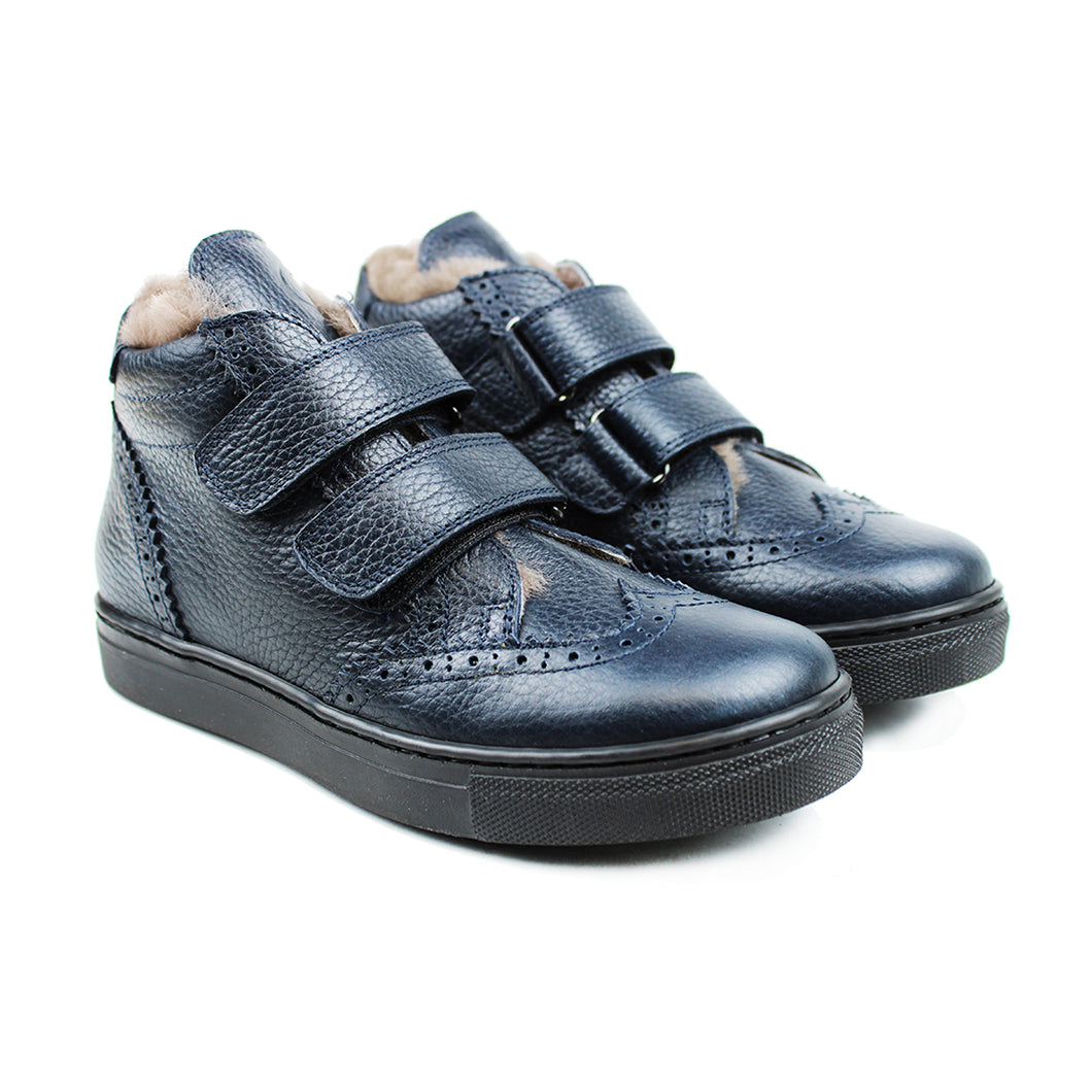 High-top Sneaker in navy elk leather and warm lining