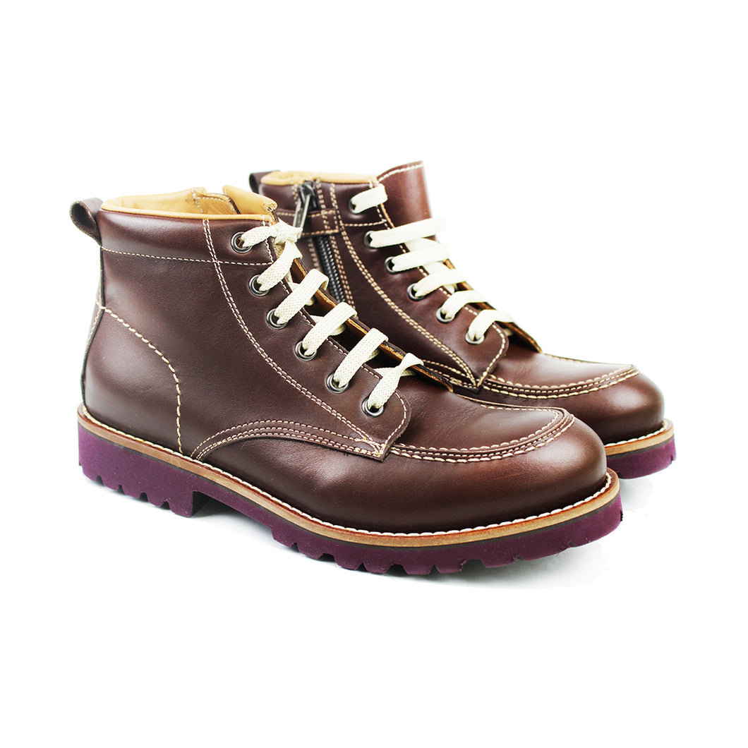 Mountain Boots in brown leather and violet soles