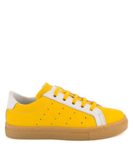 Carica l&#39;immagine nel visualizzatore di Gallery, Yellow leather sneakers with amber sole
