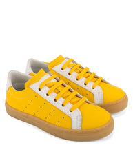 Carica l&#39;immagine nel visualizzatore di Gallery, Yellow leather sneakers with amber sole
