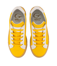 Carica l&#39;immagine nel visualizzatore di Gallery, Yellow leather sneakers with amber sole
