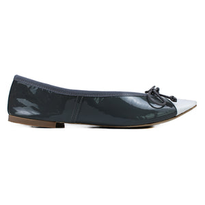 Ballerinas in grey/white patent leather