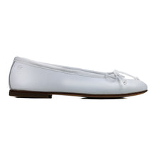 Carica l&#39;immagine nel visualizzatore di Gallery, Ballerinas in elegant white calf leather
