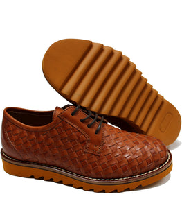 Woven derby in tan leather and chunky rubber sole