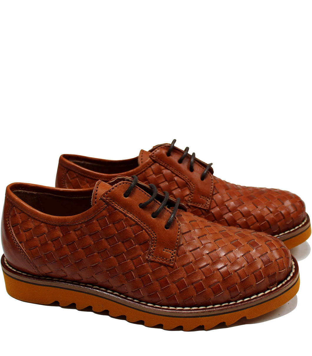 Woven derby in tan leather and chunky rubber sole