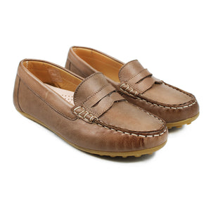 Penny loafers in washed hezelnut leather