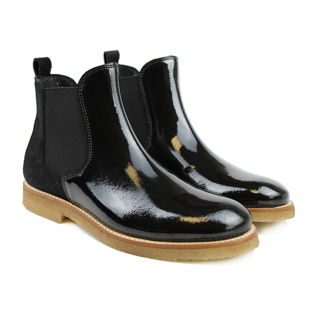 Chelsea Boots in black patent/suede leather and light rubber soles
