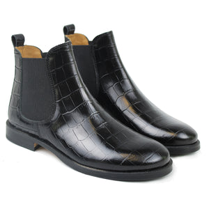 Chelsea Boots in Black Croco-style print