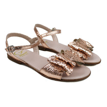 Load image into Gallery viewer, Sandals in metal pink snake-style leather with leather ribbon on top
