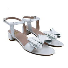 Load image into Gallery viewer, Sandals with heel in white leather with leather ribbon on top
