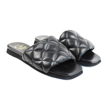 Load image into Gallery viewer, Black quilted slipper
