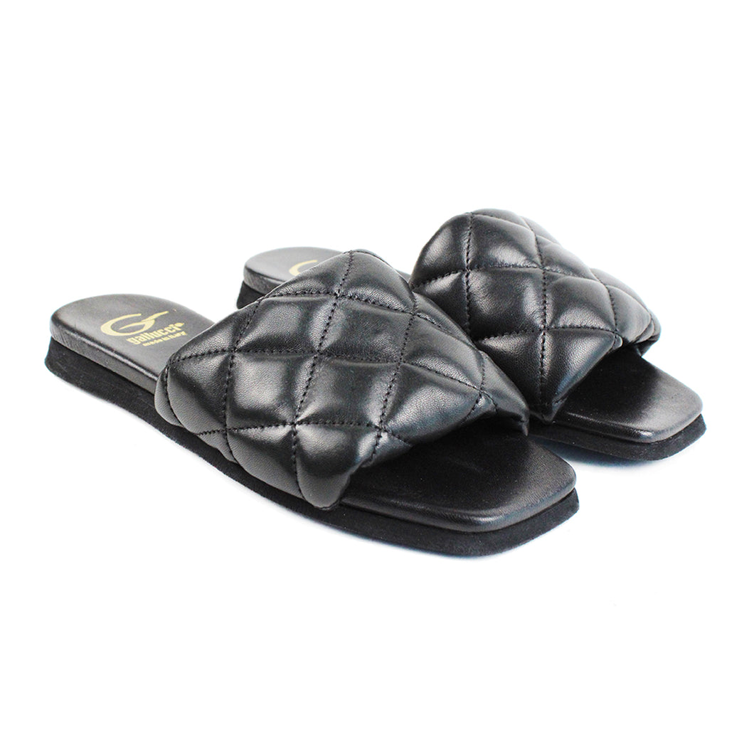 Black quilted slipper