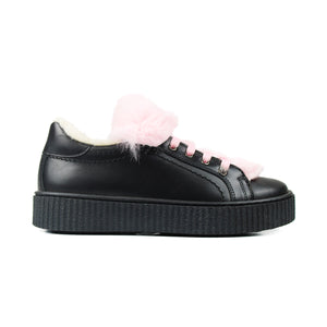 Low-Top Sneaker in black leather, fluffy pink details and warm lining