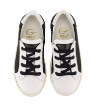 Load image into Gallery viewer, Black &amp; white sneakers
