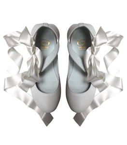 White ballerina with laces