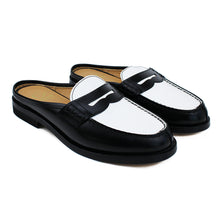 Carica l&#39;immagine nel visualizzatore di Gallery, Penny-style Sabot in black/white leather

