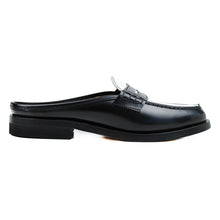 Carica l&#39;immagine nel visualizzatore di Gallery, Penny-style Sabot in black/white leather

