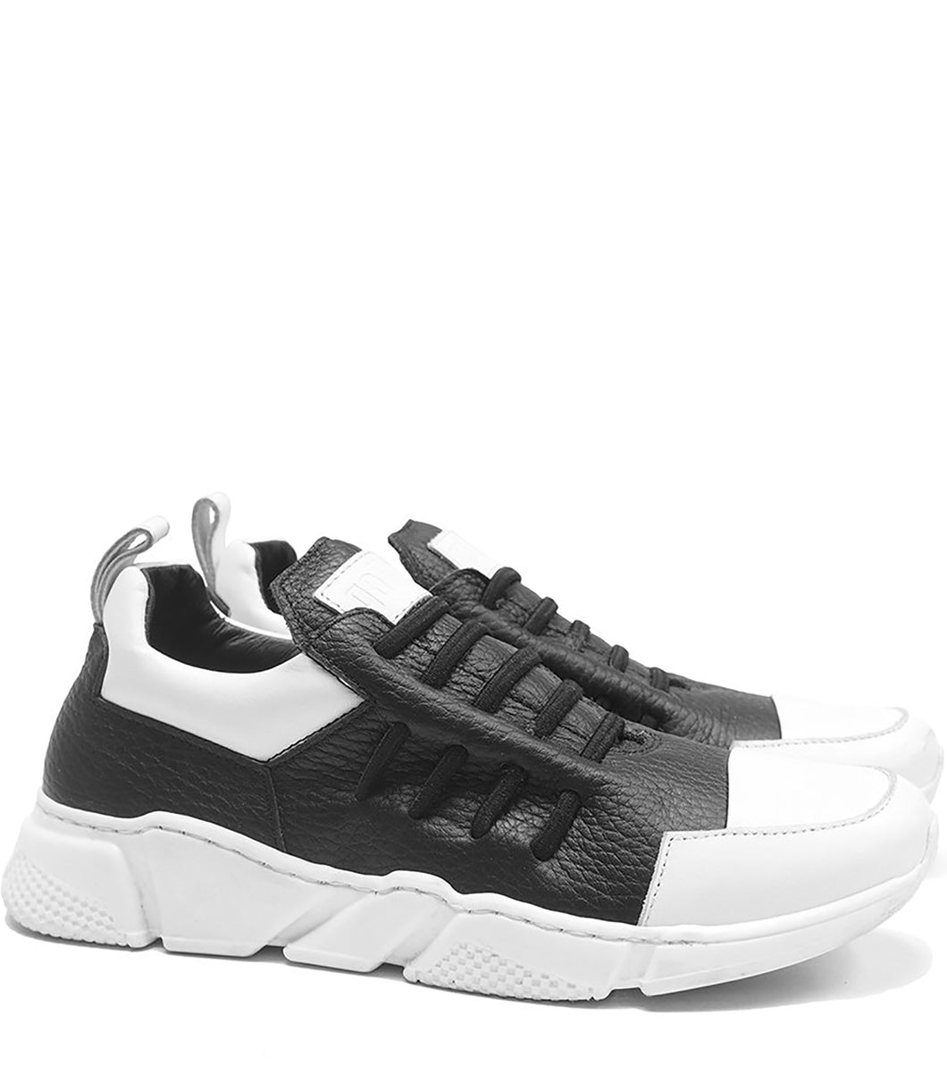 Running in black elk leather