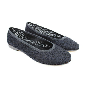 Ballerinas in elegant black fabric