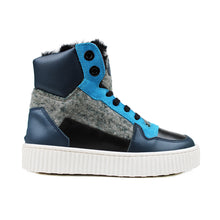 Load image into Gallery viewer, High-top sneakers in black/blue leather and warm lining
