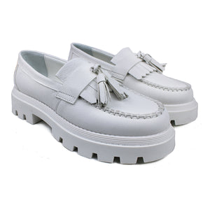 Full-white Tassel loafers in calf leather with chunky soles