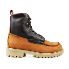 Carica l&#39;immagine nel visualizzatore di Gallery, Mountain Boots in amber nubuk, dark brown leather details and warm lining
